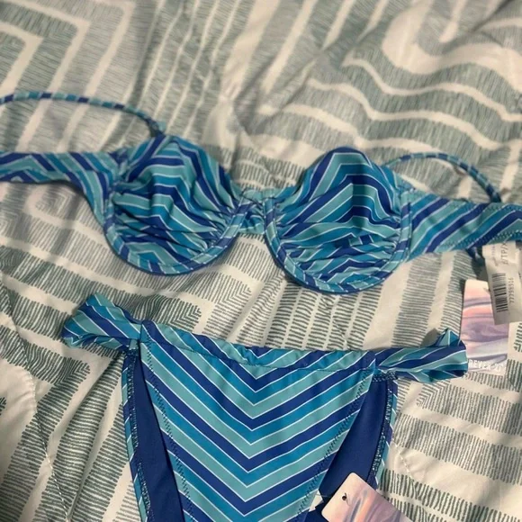 Bikini Set - Picture 2 of 2